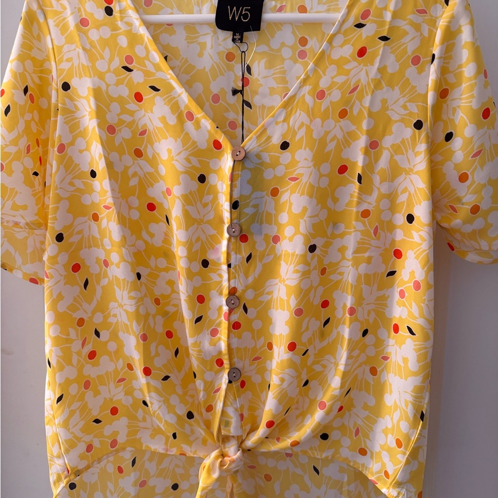 W5 Women's Yellow and White Floral Button-Down Shirt